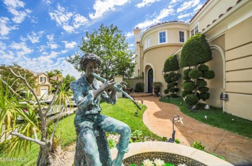 6196 Deerhill Rd, Calabasas, CA 91377-5832