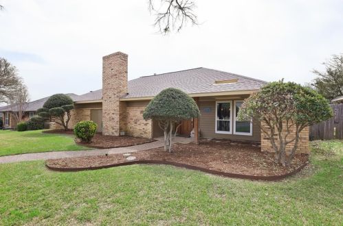 1932 Chesham Dr, Carrollton, TX 75007-2404