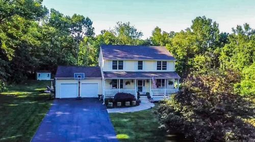 1 Erins Way, Gales Ferry, CT 06339-1673