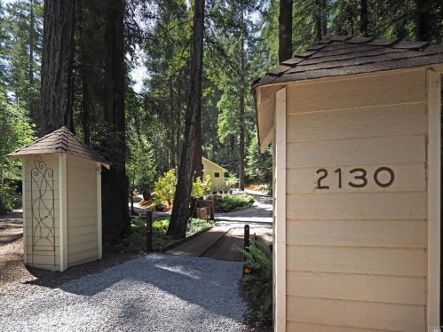 2130 Green Hill Rd, Sebastopol, CA 95472-9306