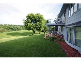9841 Aquila Rd, Minneapolis, MN 55438-1904