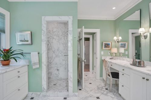 453 Manor Ridge Dr, Atlanta GA  30305-3509 exterior