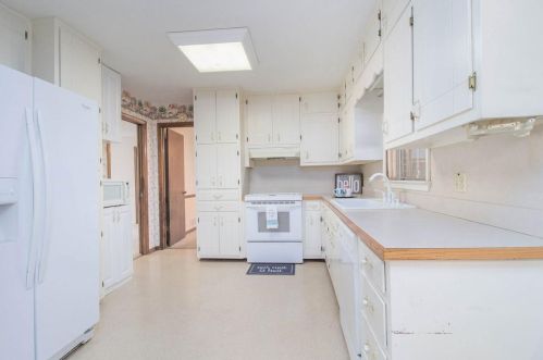 89 Fair Oaks Dr, Conyers GA  30094-3261 exterior