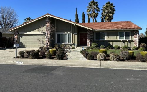 2073 La Orinda Pl, Concord CA  94518-3019 exterior