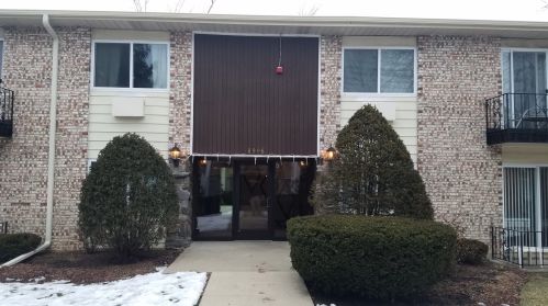 8996 Kennedy Dr, Des Plaines, IL 60016-5458