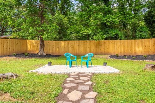 136 Burbank Dr, Atlanta GA  30314-2521 exterior