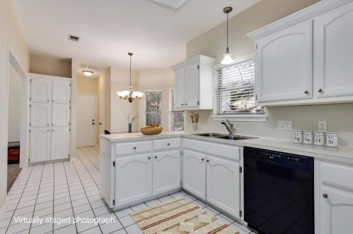 208 Ashworth Dr, Austin TX  78746 exterior