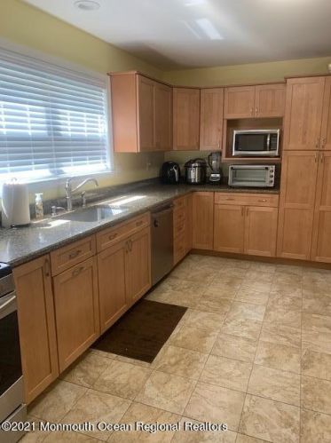 15 Dover St, Jackson Twp, NJ 08527-1609