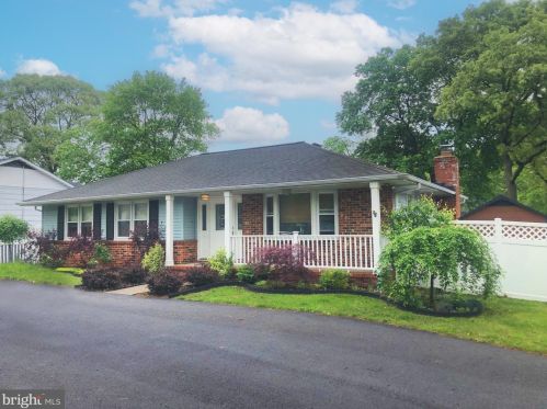 245 10th St, Riviera Beach, MD 21122-4941