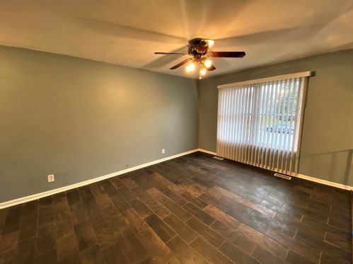 159 Creekside Dr, Lemont, IL 60440-2751
