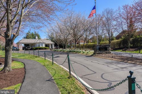 43783 Apache Wells Ter, Leesburg, VA 20176-7423