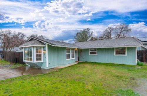 530 Sunlight Dr, Diamond Springs, CA 95619-9346