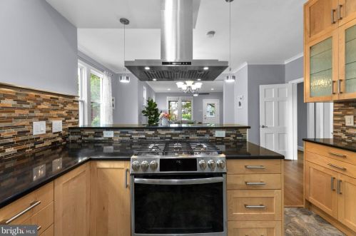 821 Bonifant St, Silver Spring MD 20910-5530 exterior