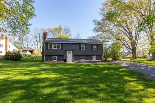 4 Crestview Ter, Stratham, NH 03885-4208