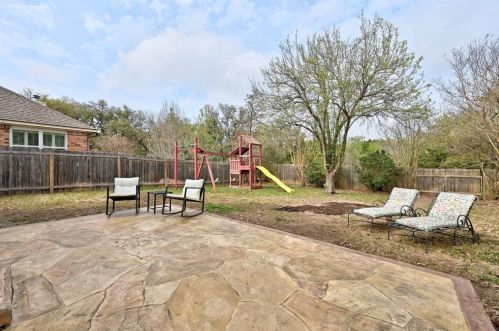 7811 Cheno Cortina Trl, Austin TX  78749-2717 exterior