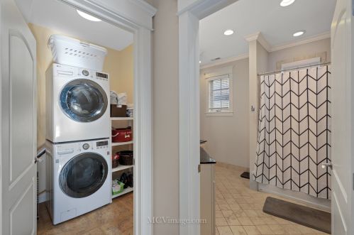 1003 Walter St, Lemont IL  60439-3920 exterior