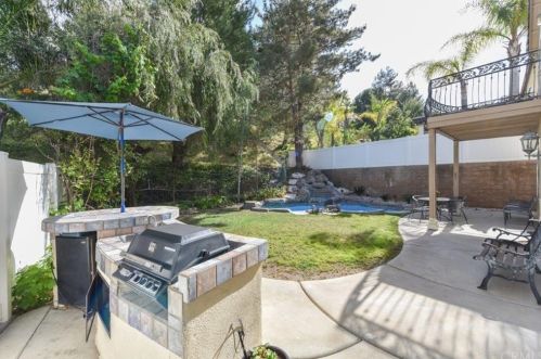 8774 Banner Rdg Dr, Anaheim CA  92808-1665 exterior