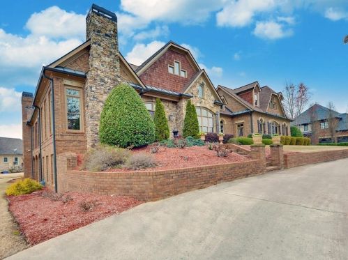 2584 Northern Oak Dr, Braselton, GA 30517-6058