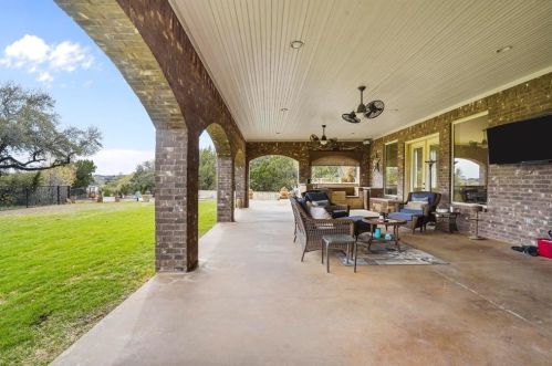 2011 Grn Wing, Granbury TX 76049-5576 exterior