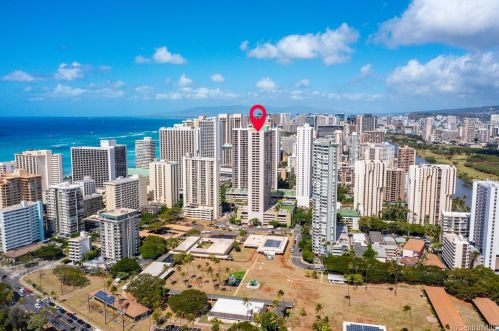 229 Paoakalani Ave, Honolulu HI 96815-3764 exterior