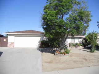 2318 Rounds St, Delano, CA 93215-1247