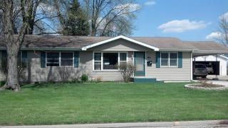 4 Dennison Dr, Bourbonnais, IL 60914-1104