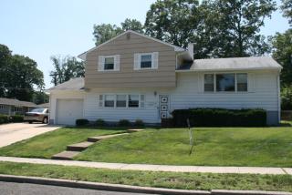 25 Woodland Rd, Monroe Twp, NJ 08831-1341