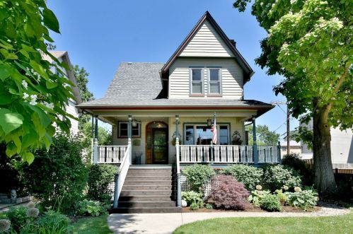 134 Lombard Ave, Oak Park, IL 60302-2502
