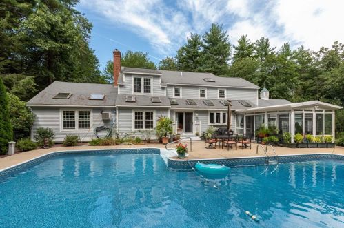 7 Humes Ct, Stratham, NH 03885-2264