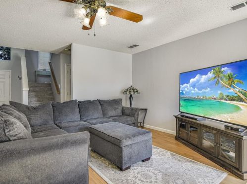 7784 Beaver Head Rd, Fort Worth, TX 76137-5426