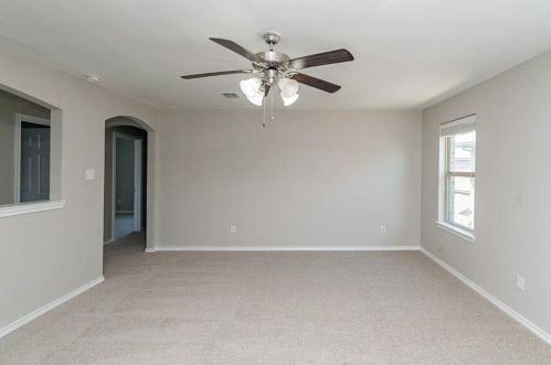 5613 Thunder Bay Dr, Fort Worth TX  76119-8505 exterior