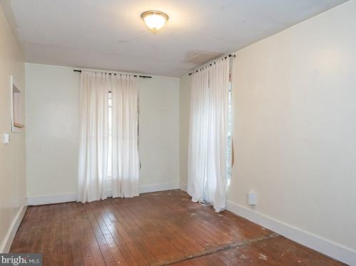 2122 Millcreek Rd, Lancaster PA  17602-4749 exterior