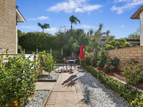 6718 Rycroft Dr, Riverside CA  92506-5315 exterior