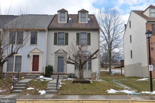 3801 Swan House Ct, Burtonsville, MD 20866-2075