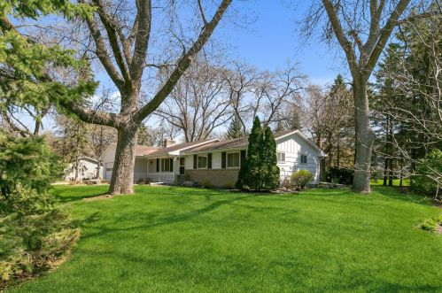10549 Nesbitt Ave, Minneapolis, MN 55437-2714