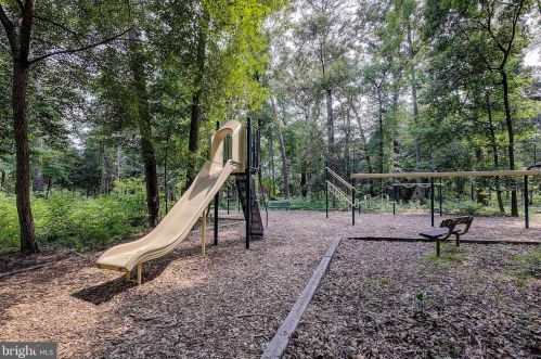 285 Michener Ct, Severna Park MD 21146-2051 exterior