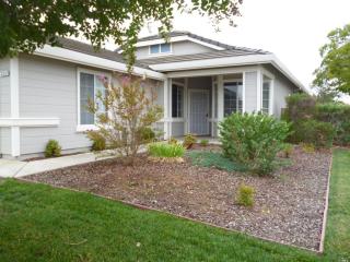 355 Bartlett Ln, Vacaville, CA 95687-3128
