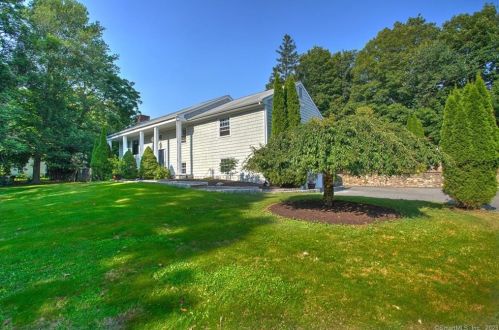 42 Fox Run Rd, Norwalk, CT 06850-2321