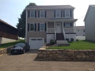 14 Connecticut Ave, Huntington, CT 06484-4033