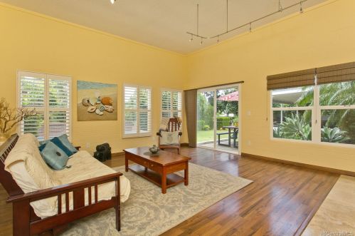 39 Makaweli St, Honolulu HI  96825-2148 exterior