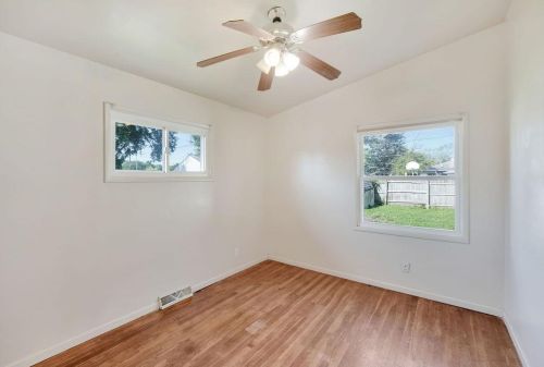 212 Delaware St, Hobart IN  46342-4111 exterior