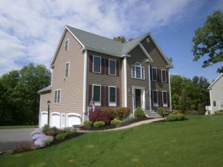 45 Northland Rd, Windham, NH 03087-1274