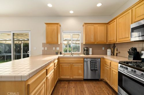 14289 Meadowlands Dr, Riverside CA  92503-9740 exterior