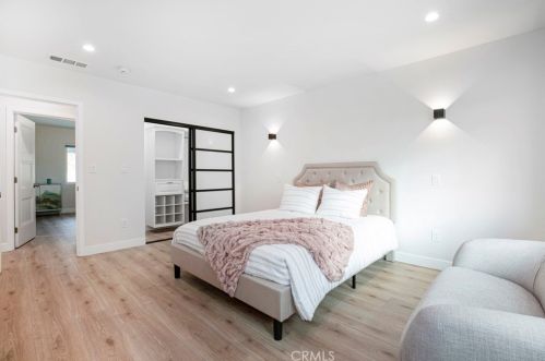 3579 Pontiac St, Glendale CA  91214-1822 exterior