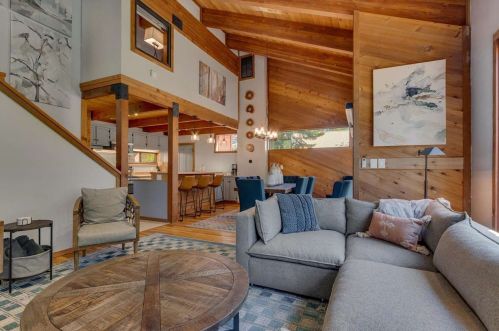 117 Basque Dr, Truckee CA  96161-3907 exterior