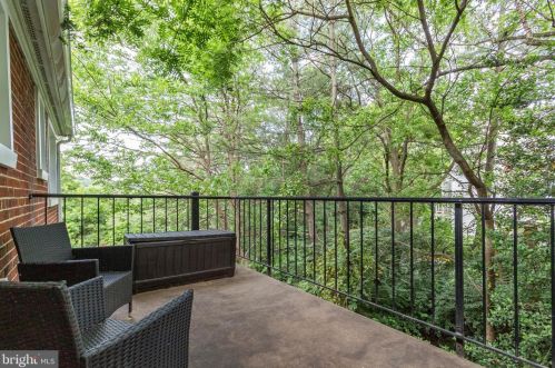 4610 28th Rd, Arlington VA  22206-1131 exterior