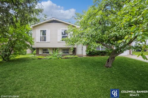 1332 Kennedy Dr, Streamwood, IL 60107-1159