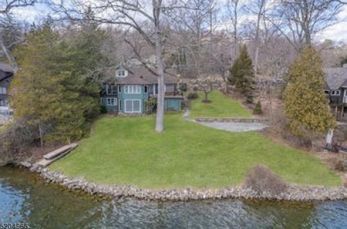 17 Oakwood Trl, Sparta, NJ 07871-1501