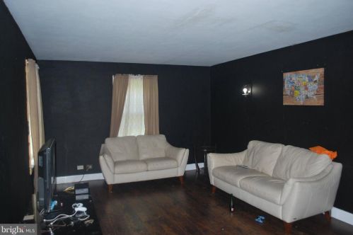 115 Glendale Dr, Trenton NJ 08618-2617 exterior