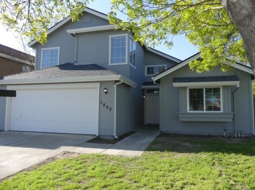 1840 Birchwood Ln, Tracy, CA 95376-5205